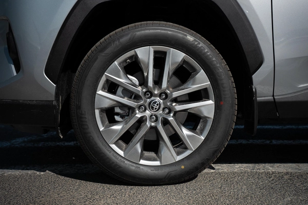 TOYOTA RAV4 2.5L AWD 2025 | GCC SPECS | EXPORT READY