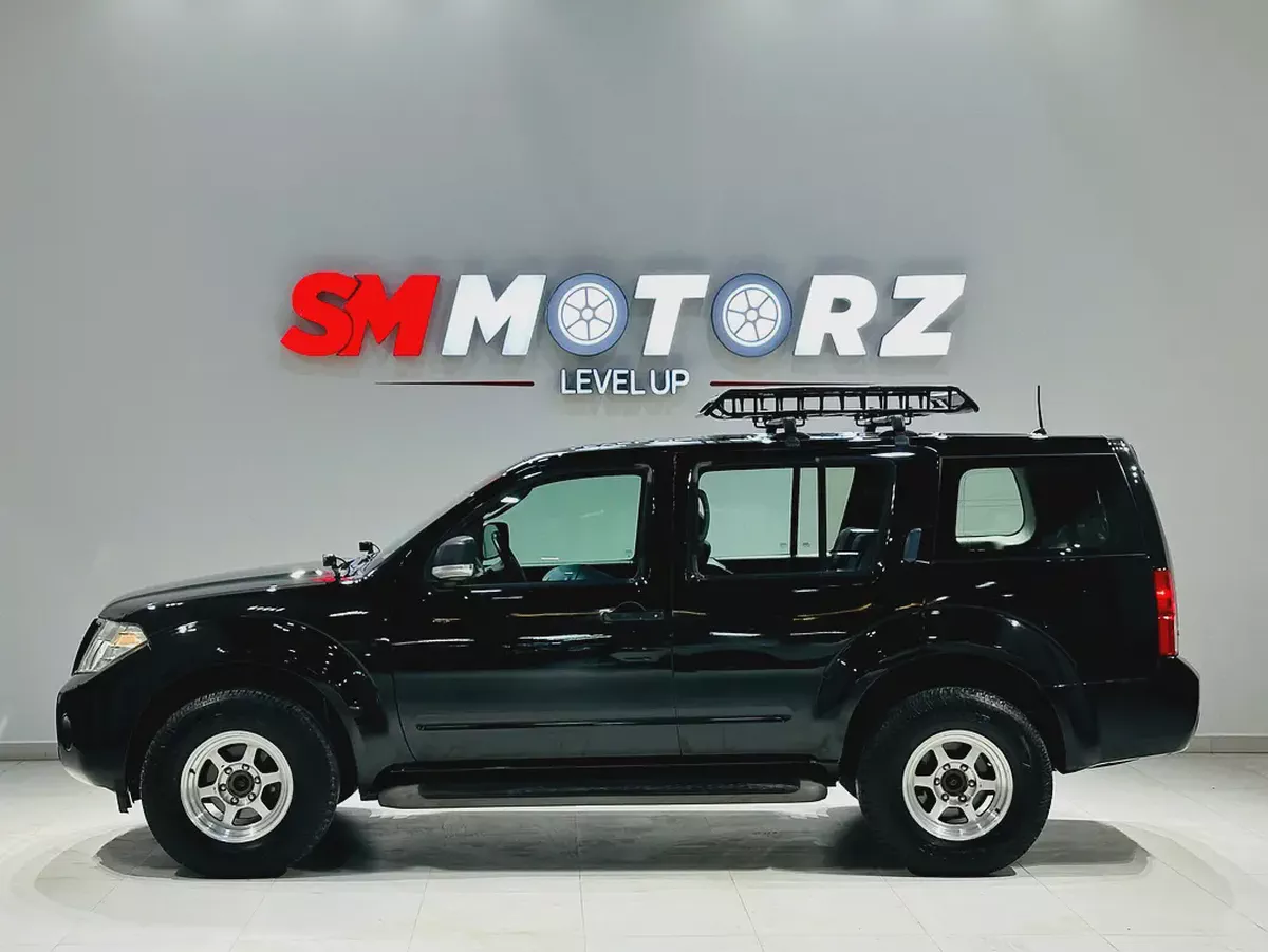 Nissan Pathfinder 2015 | GCC Specs | Well Maintained SUV-3-3