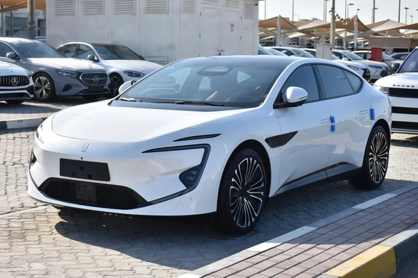 AVATR 12 2025 | WHITE
