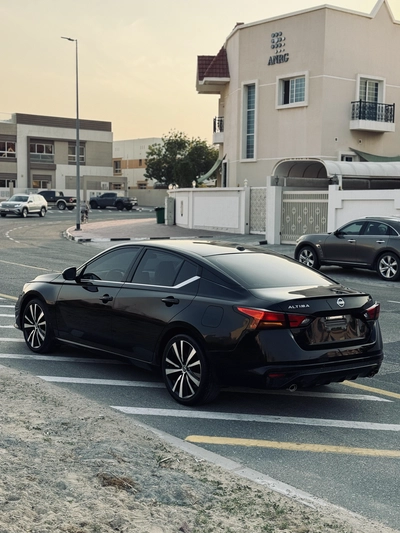 Nissan Altima SR 2022-3