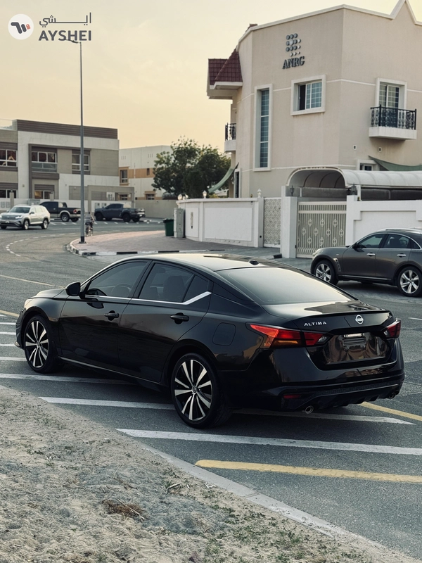 Nissan Altima SR 2022