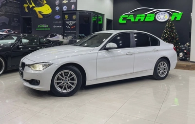 BMW 320i Exclusive 2.0L-2