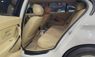 BMW 320i Exclusive 2.0L-16