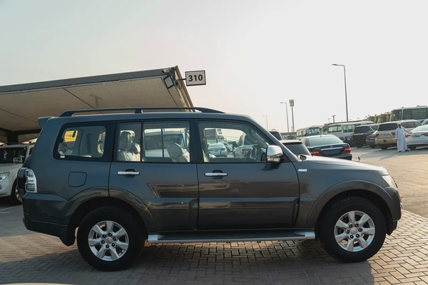 Mitsubishi Pajero 2015 GLS Full Option