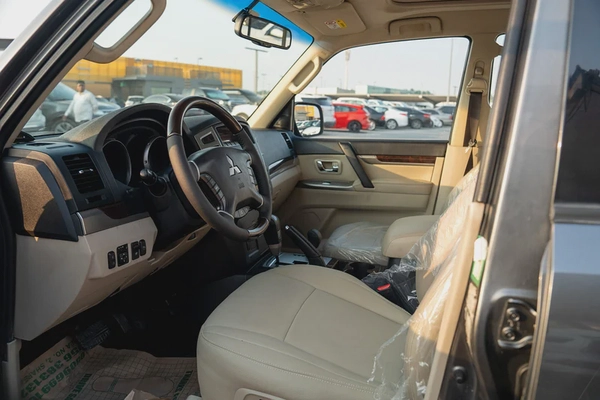 Mitsubishi Pajero 2015 GLS Full Option
