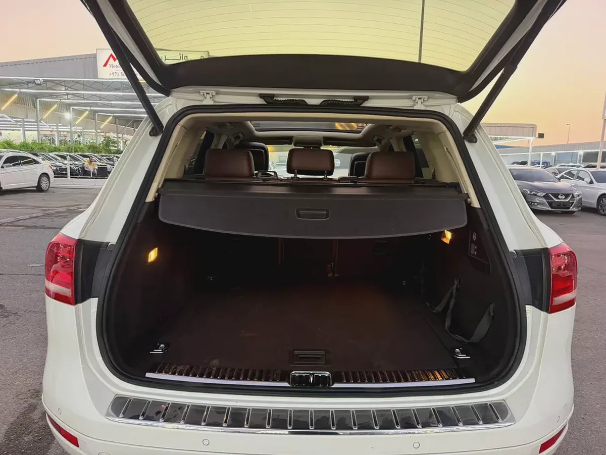 Volkswagen Touareg 2013 Highline Plus | GCC Specs | Low Mileage-10-10