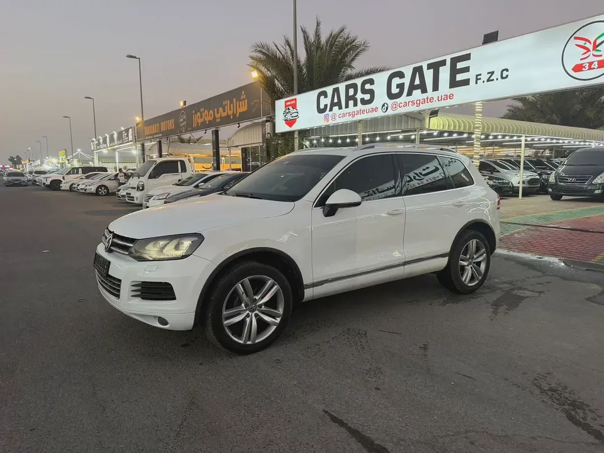 Volkswagen Touareg 2013 Highline Plus | GCC Specs | Low Mileage-1-1