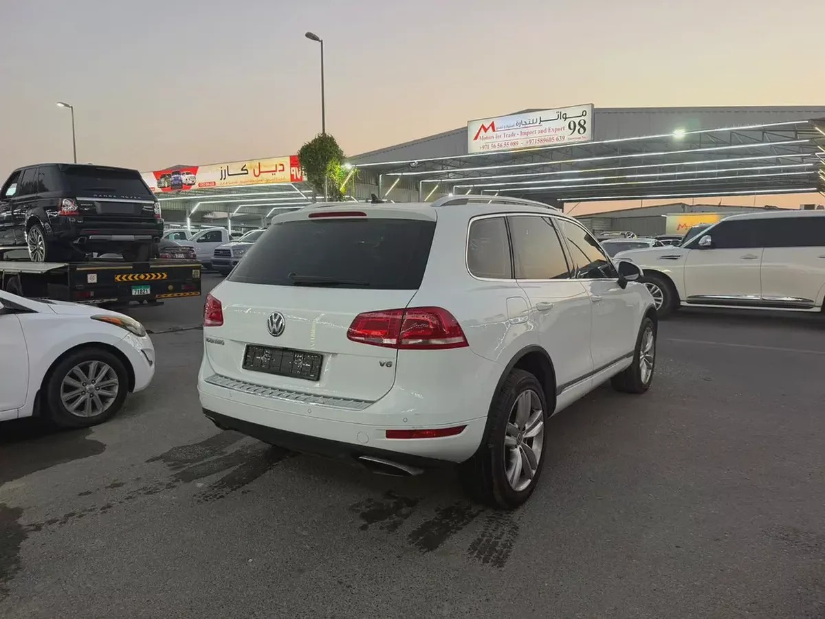Volkswagen Touareg 2013 Highline Plus | GCC Specs | Low Mileage-3-3