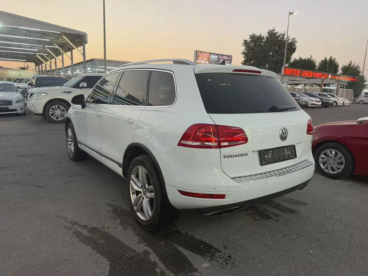 Volkswagen Touareg 2013 Highline Plus | GCC Specs | Low Mileage-4-4