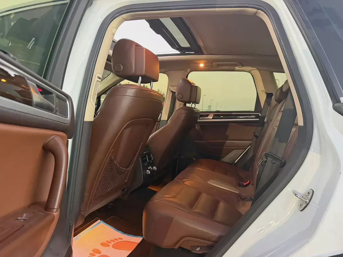 Volkswagen Touareg 2013 Highline Plus | GCC Specs | Low Mileage-8-8