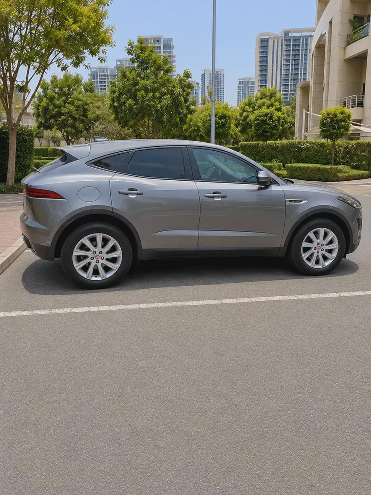 AED 715 P.M | Jaguar E-Pace Standard 2020 GCC Specs - Low Mileage-2-2