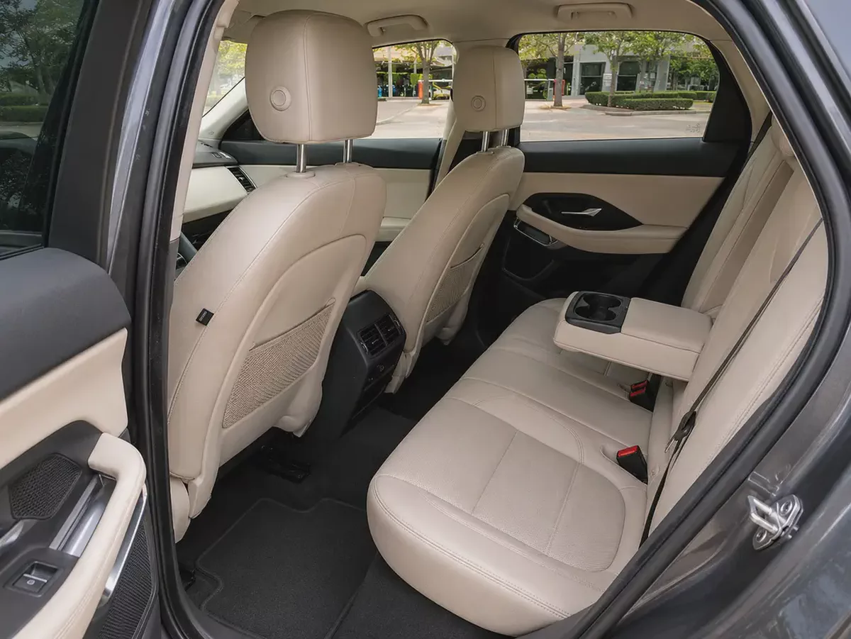 AED 715 P.M | Jaguar E-Pace Standard 2020 GCC Specs - Low Mileage-6-6