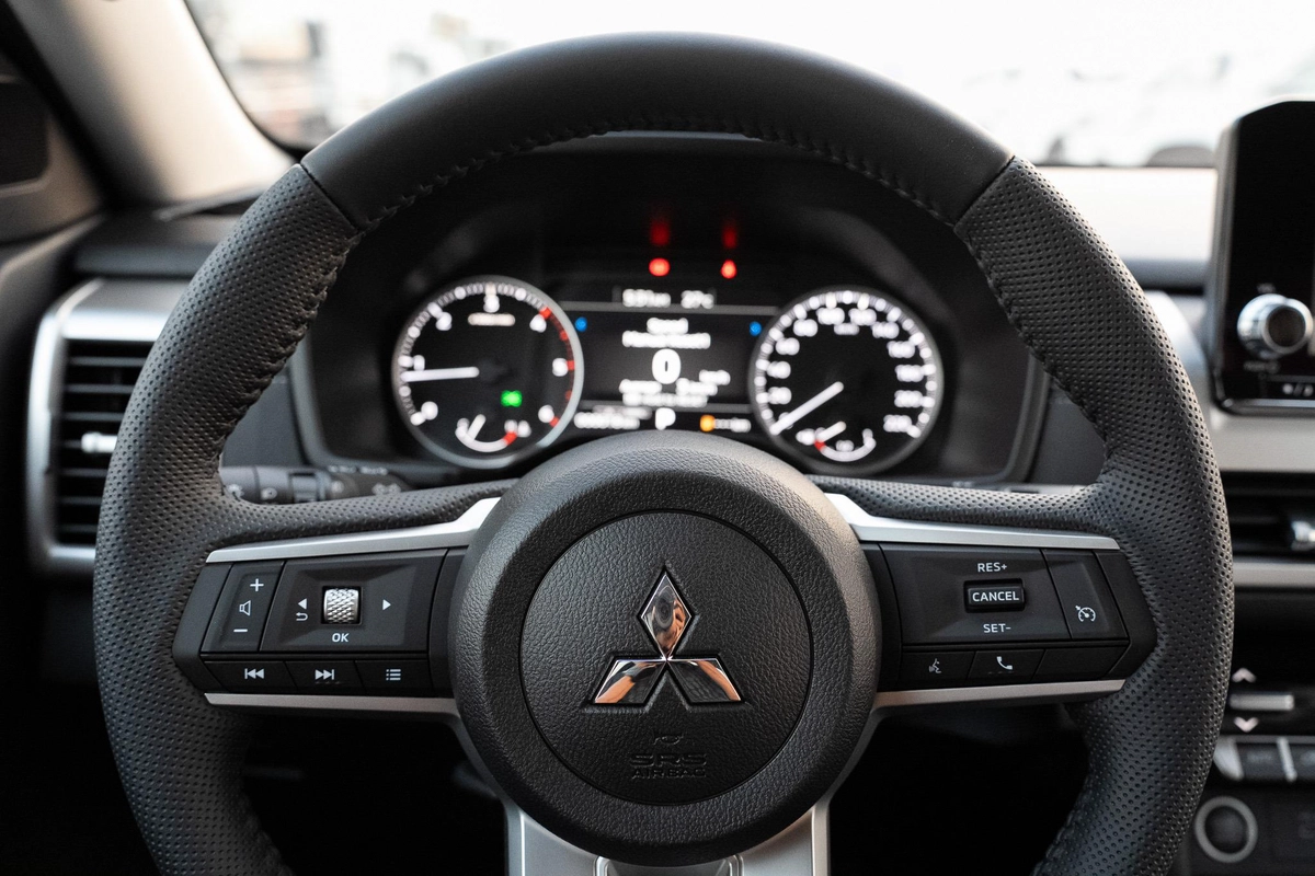Mitsubishi L200 Sportero-22-22