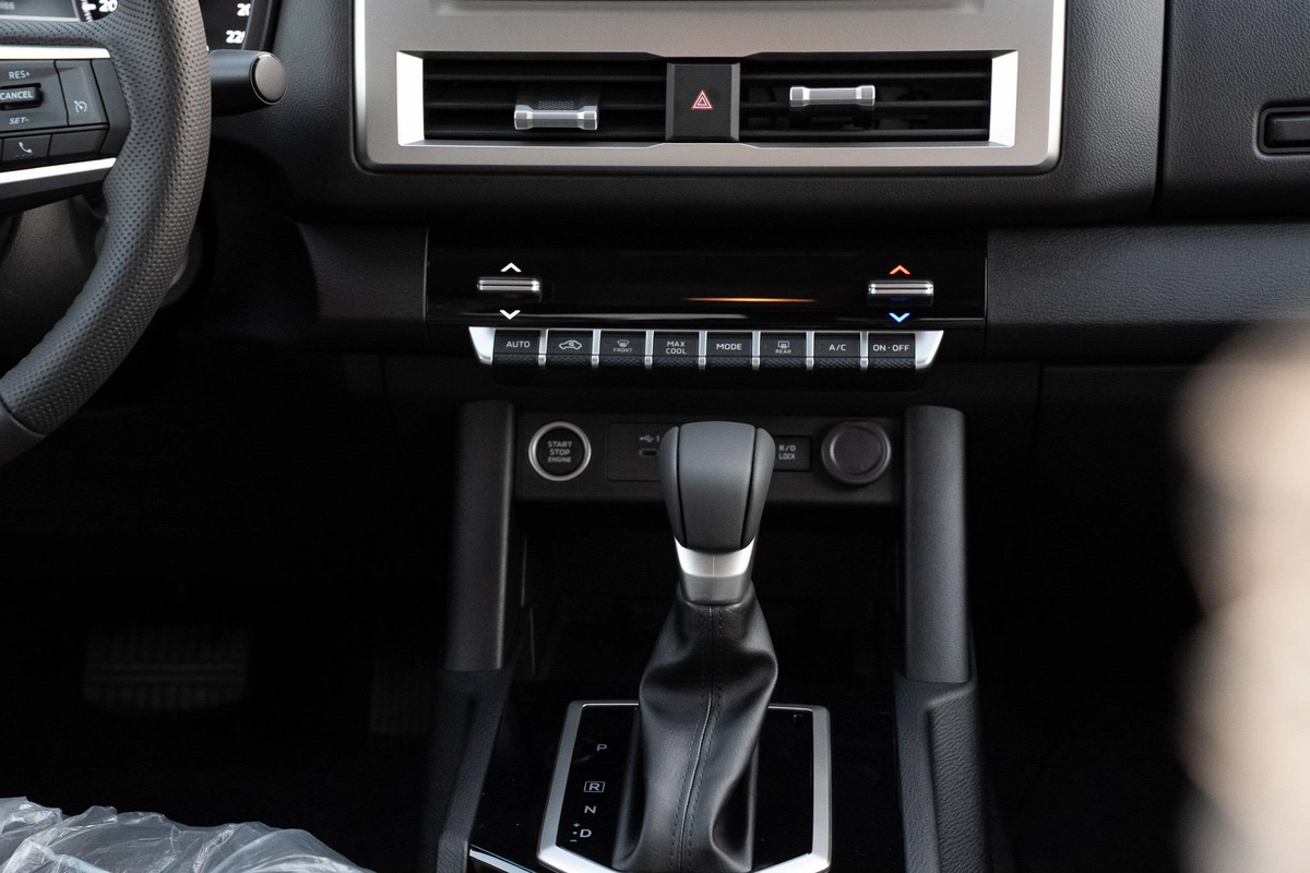 Mitsubishi L200 Sportero-7-7