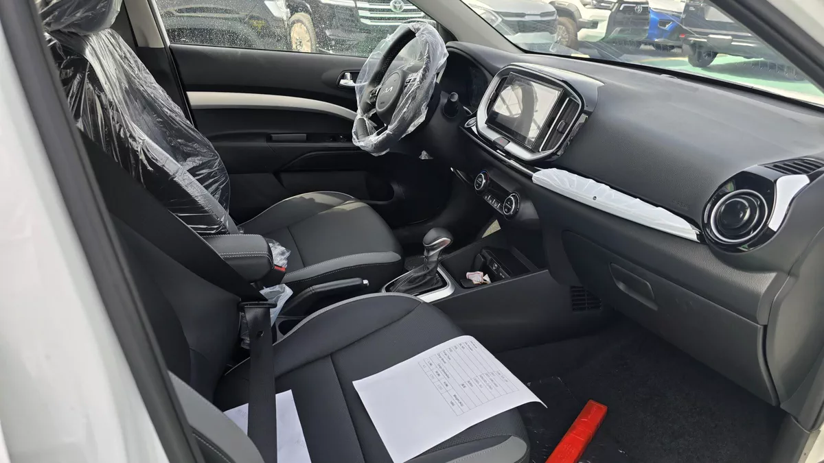 KIA KX1 WHITE COLOR LUXURY-5-5