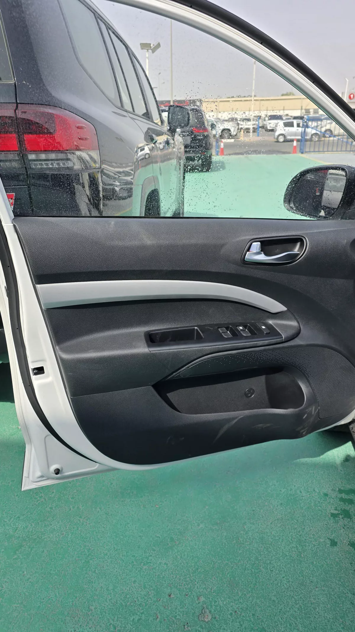 KIA KX1 WHITE COLOR LUXURY-7-7