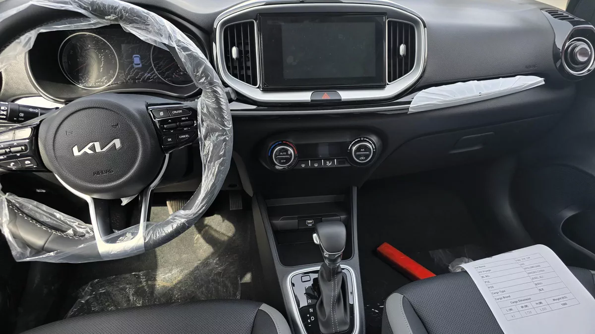 KIA KX1 WHITE COLOR LUXURY-9-9