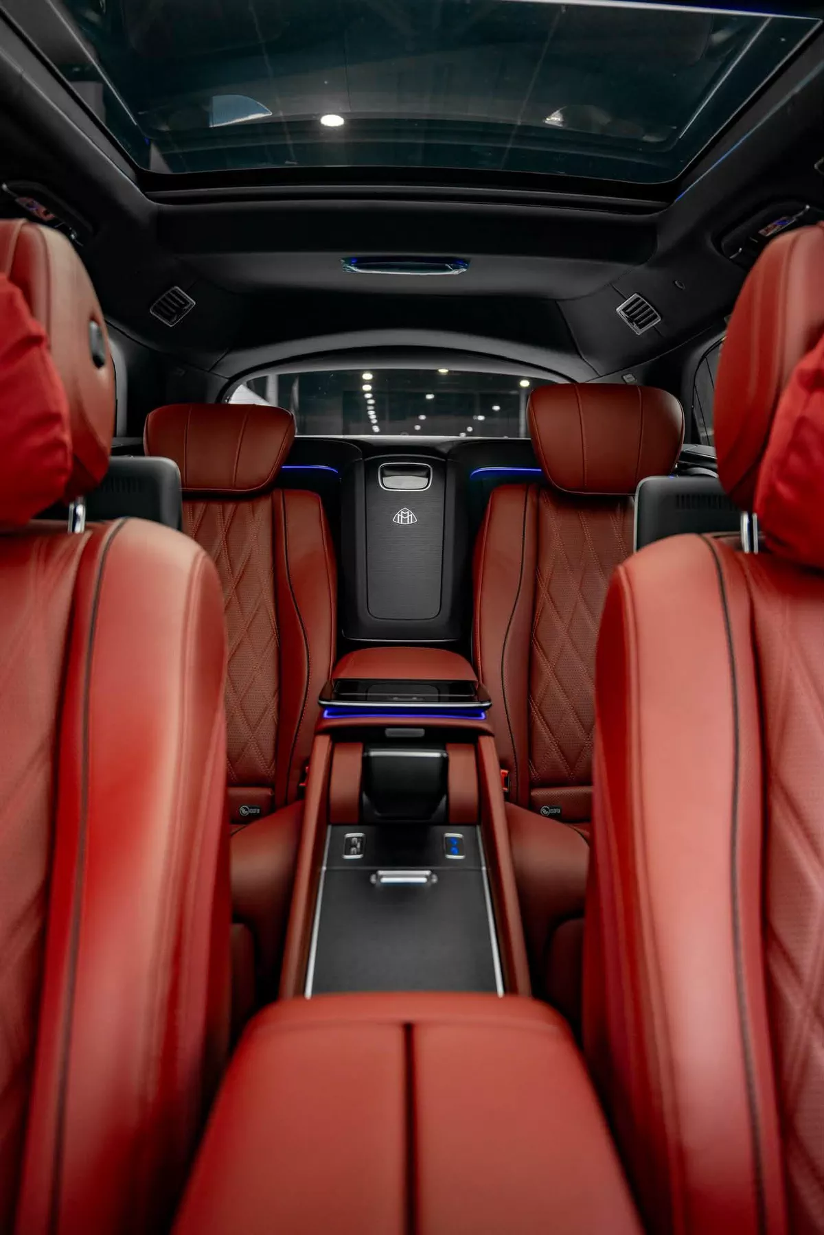 2026 Mercedes-Benz GLS600 Maybach-3-3
