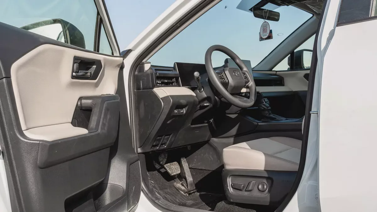 2026 Toyota Rav4 XLE 2.0L AT Petrol AWD (White-Beige)-8-8