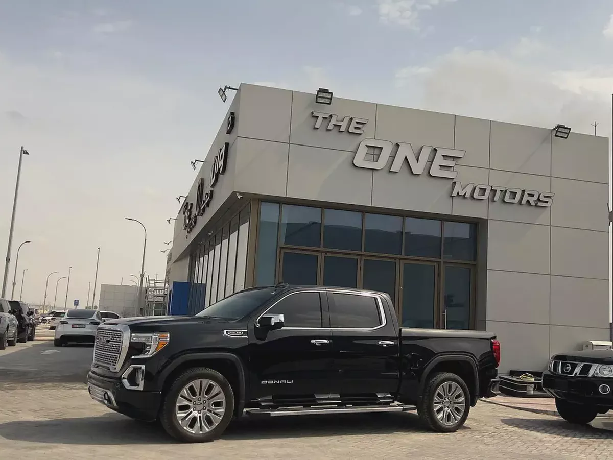 GMC SIERRA PICK UP DOUBLE CABIN 2022 DENALI  GCC Under Warranty-1-1