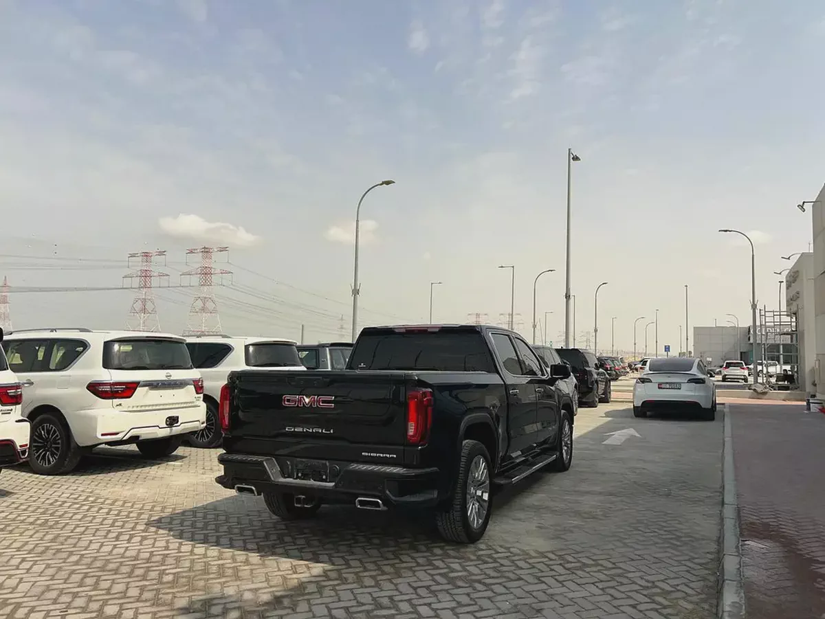 GMC SIERRA PICK UP DOUBLE CABIN 2022 DENALI  GCC Under Warranty-6-6
