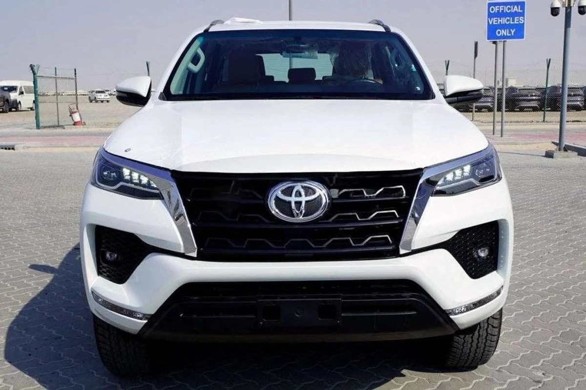 Toyota Fortuner GXR 4.0L (278 HP)-4-4
