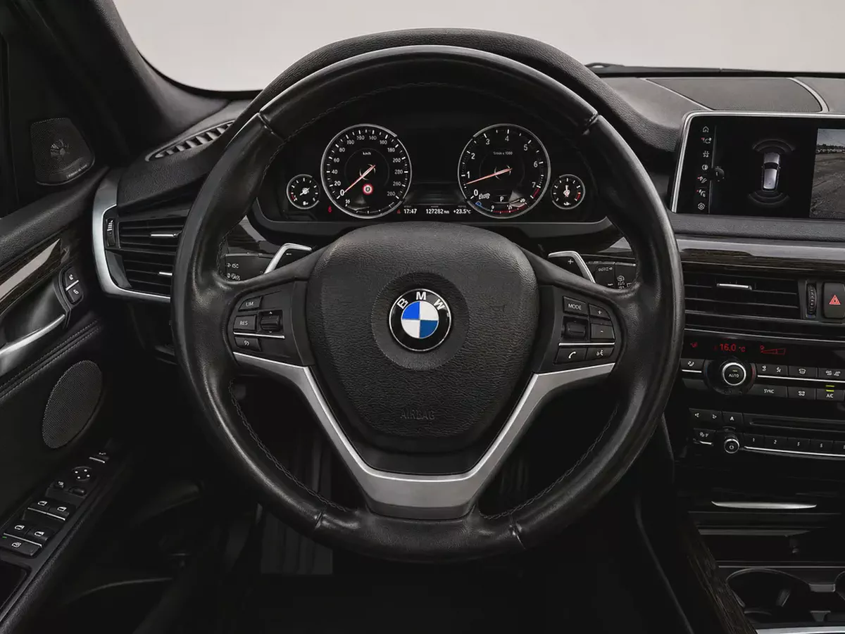AED 1,338 P.M | BMW X5 xDrive35i Exclusive 2018 | GCC Specs | 3.0L V6-16-16
