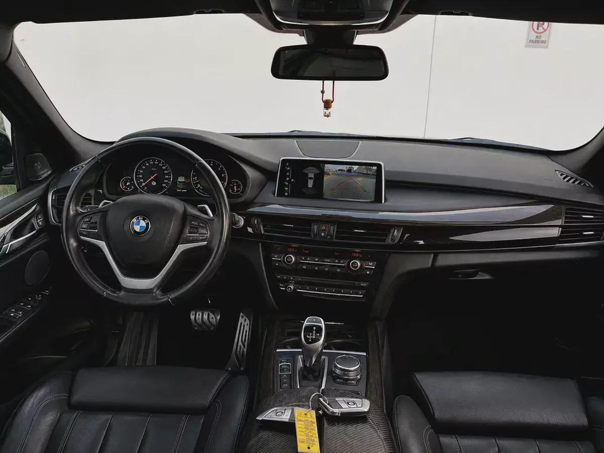 AED 1,338 P.M | BMW X5 xDrive35i Exclusive 2018 | GCC Specs | 3.0L V6-18-18