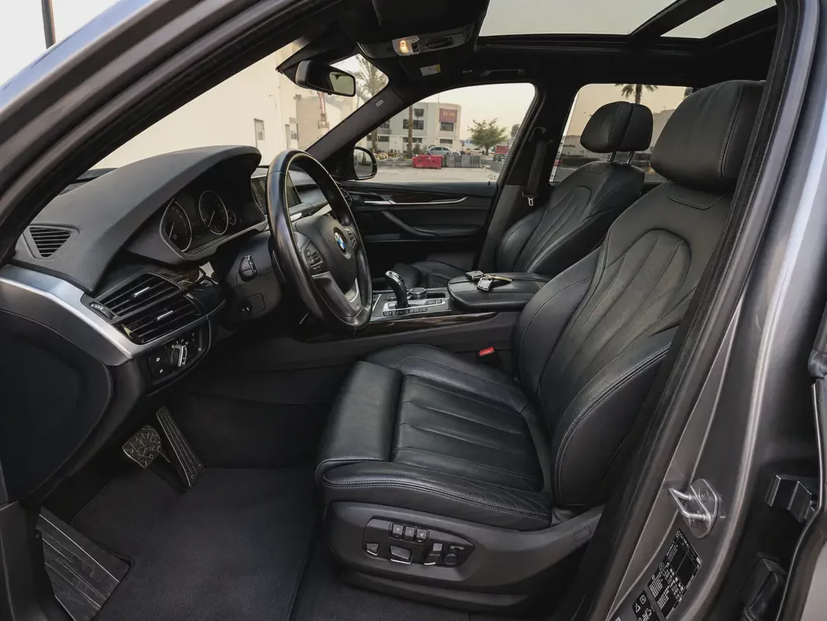 AED 1,338 P.M | BMW X5 xDrive35i Exclusive 2018 | GCC Specs | 3.0L V6-19-19