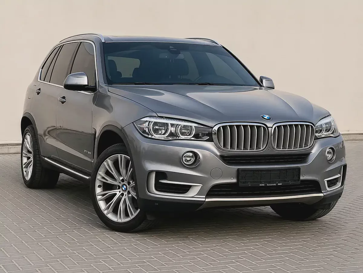 AED 1,338 P.M | BMW X5 xDrive35i Exclusive 2018 | GCC Specs | 3.0L V6-3-3