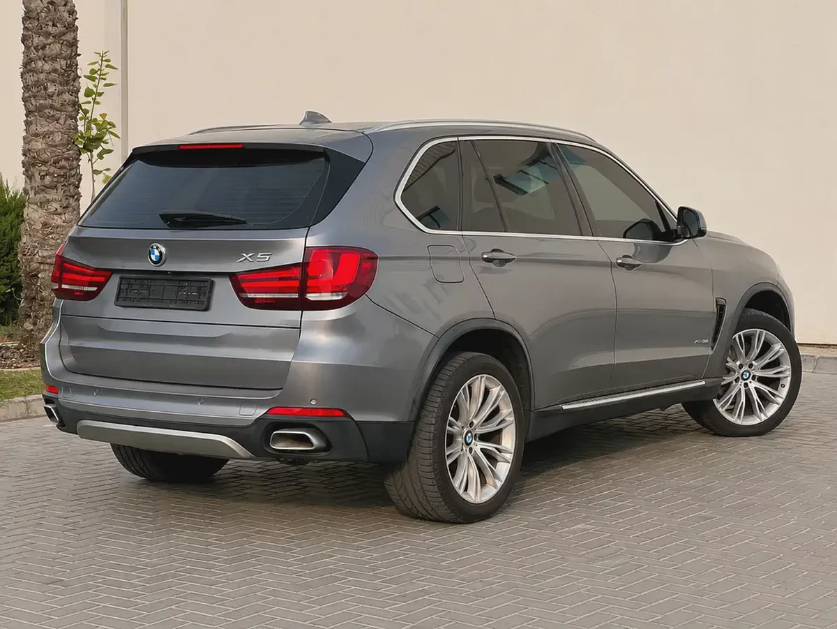 AED 1,338 P.M | BMW X5 xDrive35i Exclusive 2018 | GCC Specs | 3.0L V6-7-7