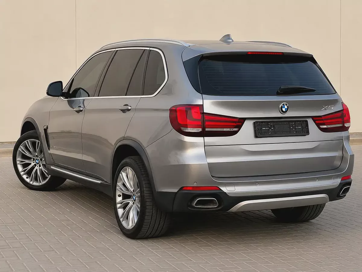AED 1,338 P.M | BMW X5 xDrive35i Exclusive 2018 | GCC Specs | 3.0L V6-8-8