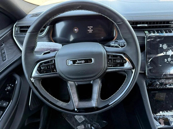 Jeep Grand Cherokee EXPORT PRICE - Grand Cherokee Overland 3.6L
