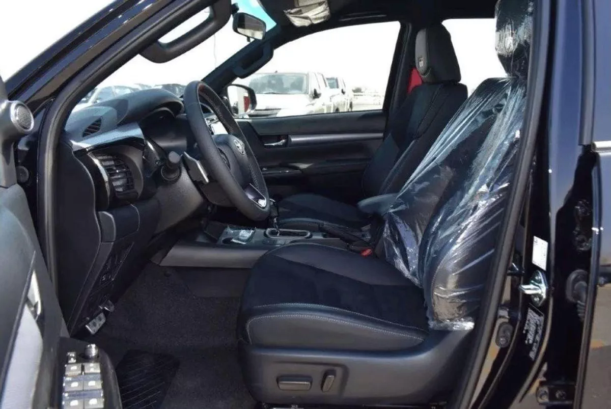 Toyota Hilux GR SPORT 2025 TOYOTA HILUX DOUBLE CAB GR SPORTS V4 2.8L diesel 4WD AT-6-0