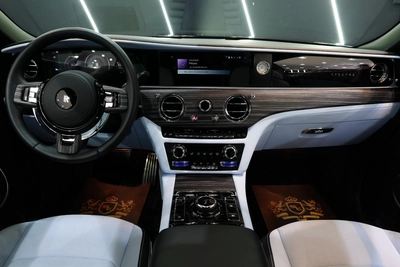 Rolls-Royce Spectre 2024-5