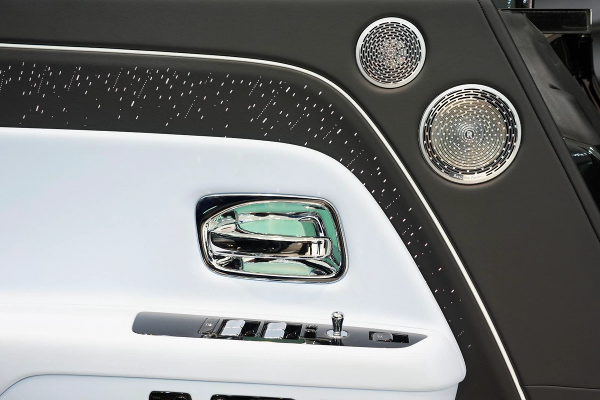 Rolls-Royce Spectre 2024-12-12