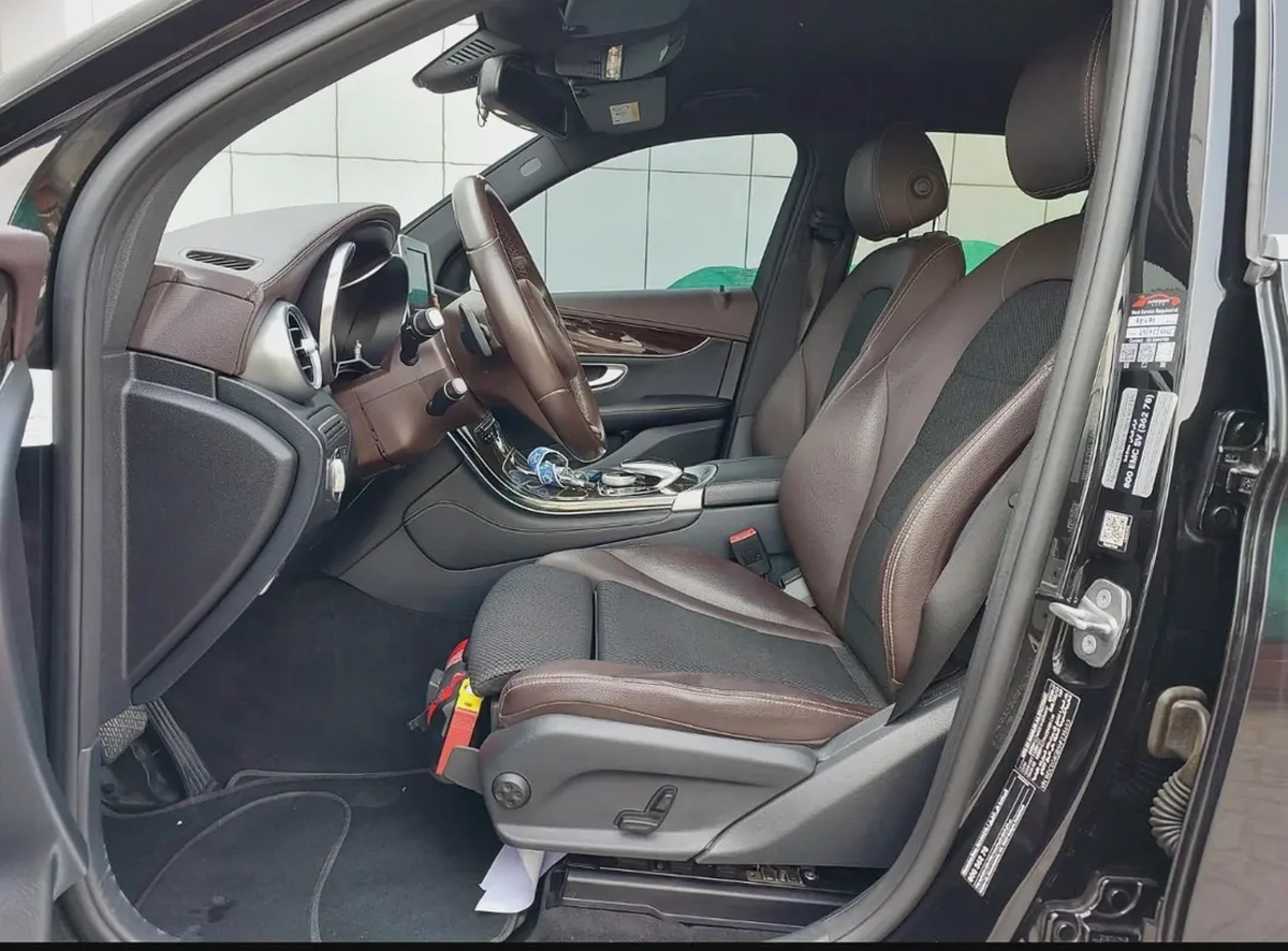 2017 MERCEDES GLC250 low mileage || accident free || single owner-15-15