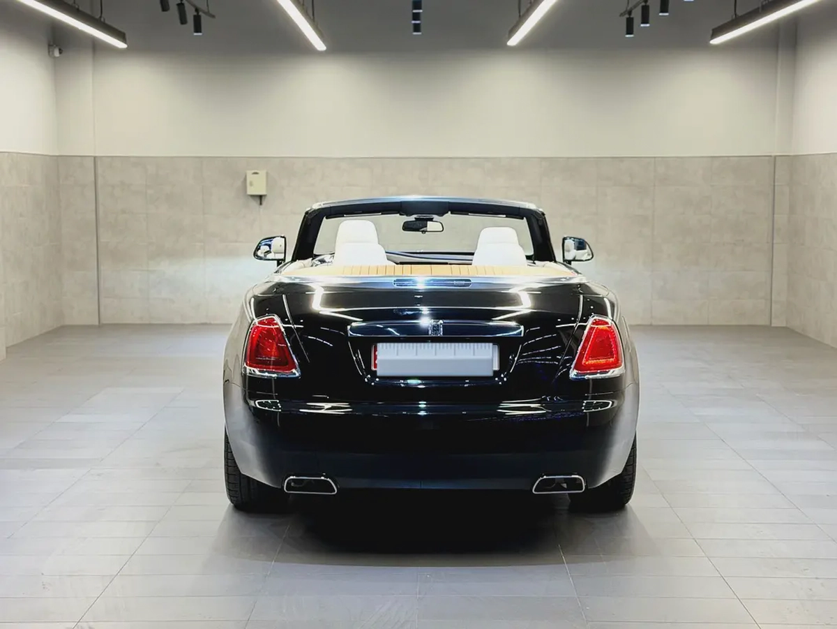 Rolls-Royce Dawn 2017 - Pristine Condition - Korean Specsورز رايز داون موديل 2017 وارد كوريا صبغ وكا-4-4