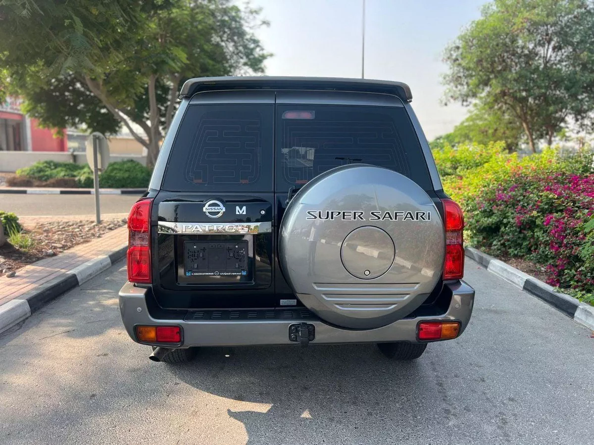 Nissan Patrol SUPER SAFARI-5-0