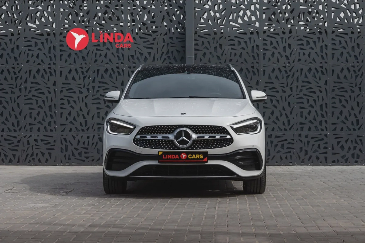 Mercedes-Benz GLA 200 2022-10-10