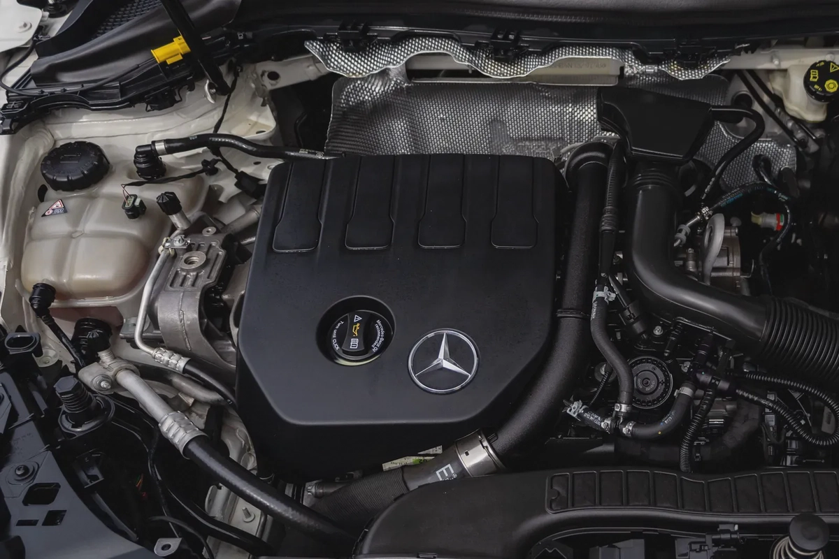 Mercedes-Benz GLA 200 2022-2-2