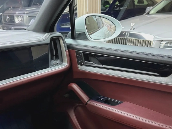 2024 Porsche Cayenne - American Specs - Brand New