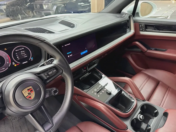 2024 Porsche Cayenne - American Specs - Brand New