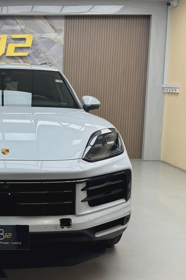 2024 Porsche Cayenne - American Specs - Brand New
