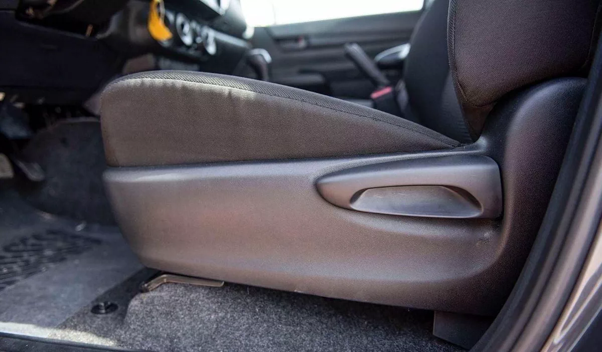 Toyota Hilux SGLX TOYOTA HILUX 2.4L MID OPTION A/T MY2025 FOR EXPORT-22-0