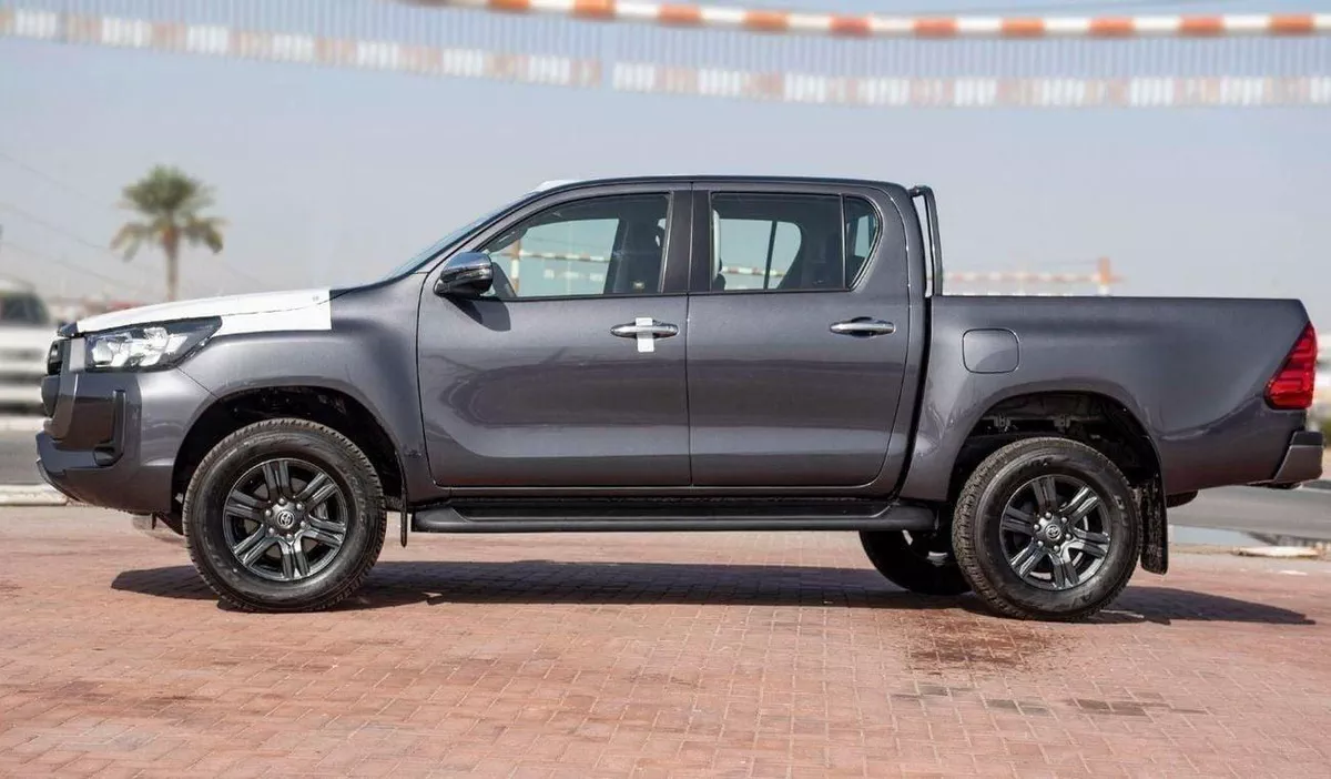 Toyota Hilux SGLX TOYOTA HILUX 2.4L MID OPTION A/T MY2025 FOR EXPORT-3-0