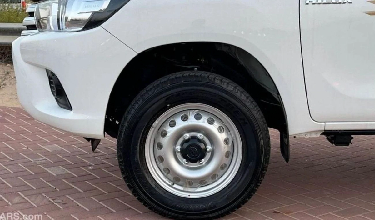 Toyota Hilux Toyota Hilux HILUX SC 2.7L 4X4-4-4