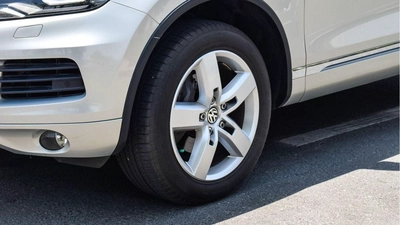 Volkswagen Touareg-12
