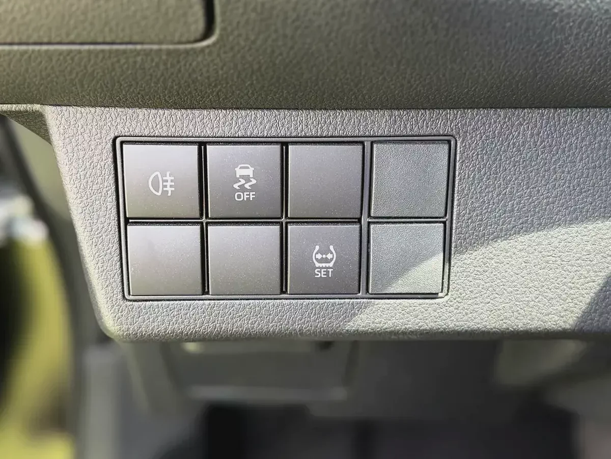 Toyota Yaris E 2026 GCC Specs - Brand New Condition-7-7