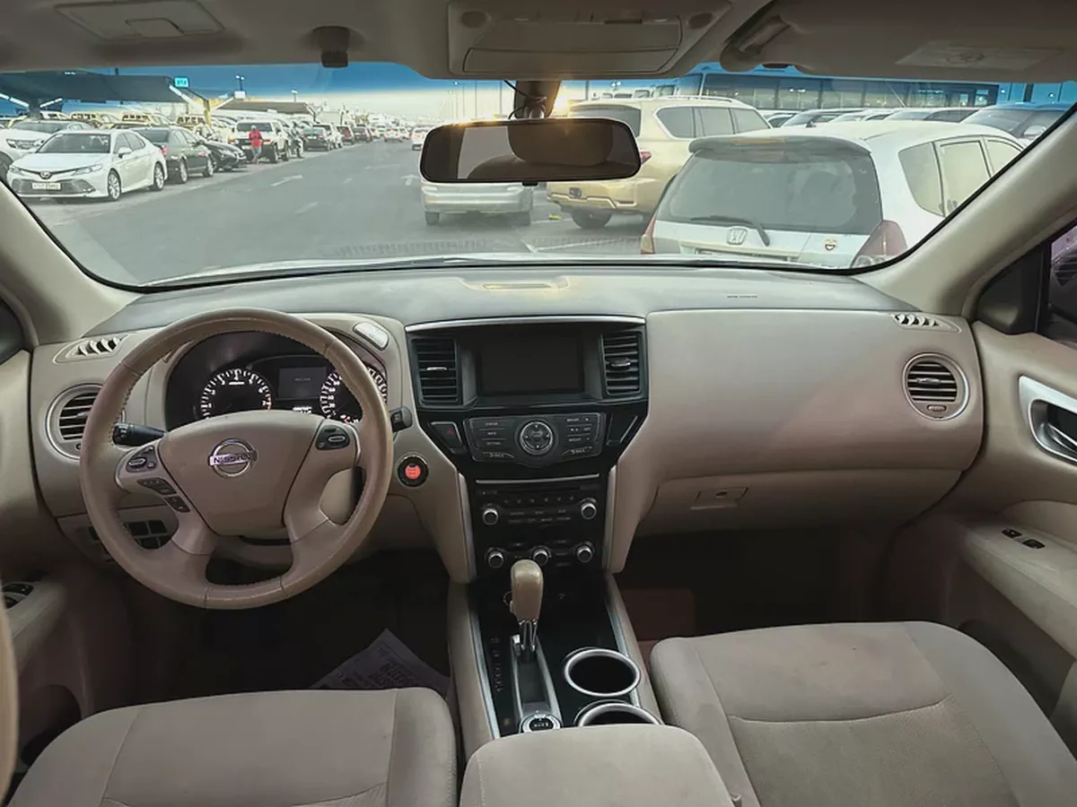 Nissan pathfinder 2013 white color GCC calen car-1-1